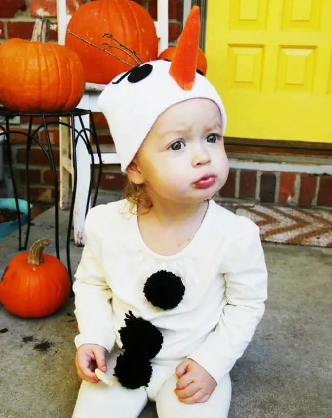 Kids dressed up as Olaf from Frozen for Halloween