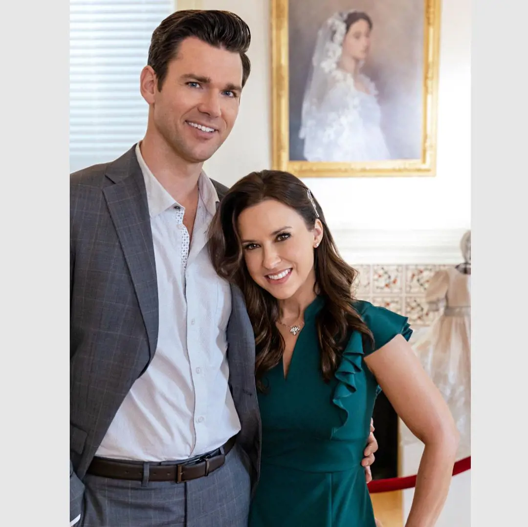 Kevin McGarry and Lacey Chabert as Peter and Avery in the 2023 Hallmark movie