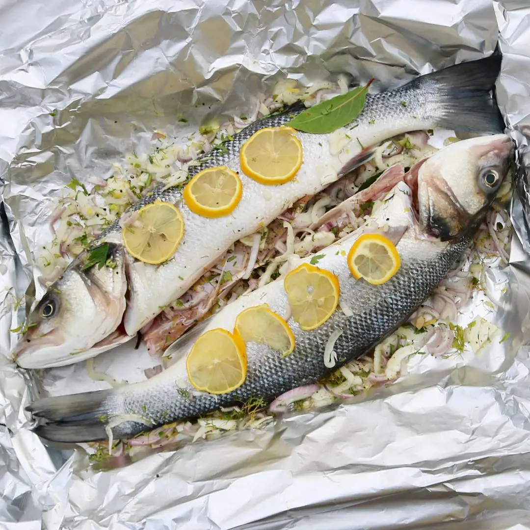 Fish prepared in foil can be eaten as a snack or a dinner dish