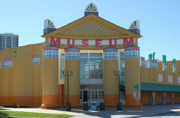 Children's Museum of Houston building as seen from the outside.