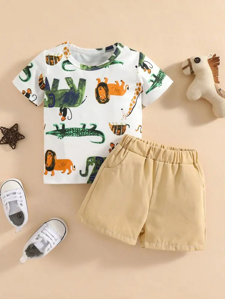 Animal printed t-shirt stylized with beige colored shorts
