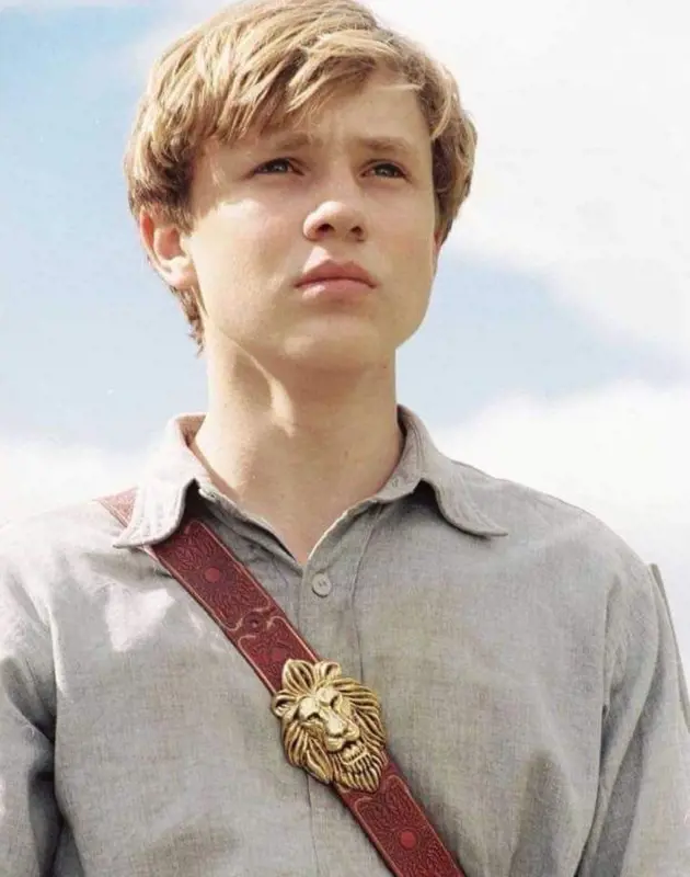 Actor William Moseley seen portraying the character of Peter Pevensie in the second film of the franchise.